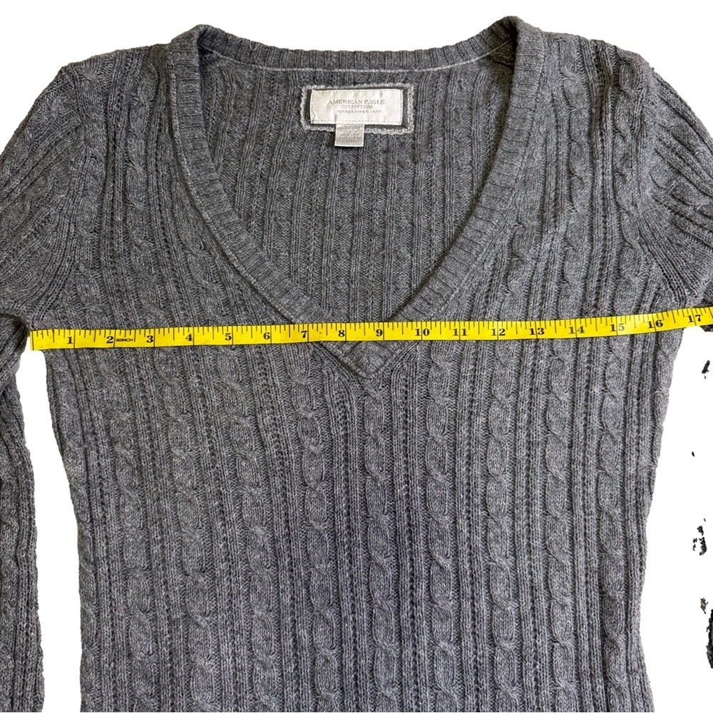 American Eagle Gray V-Neck Cable Knit Sweater Size Small Long Sleeve Vintage NEW - Picture 7 of 9
